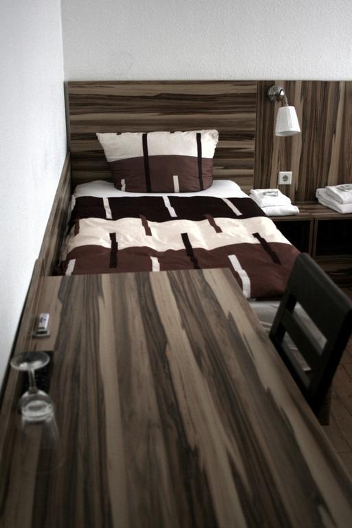 Hotel Zur Heidquelle Бремен Екстер'єр фото